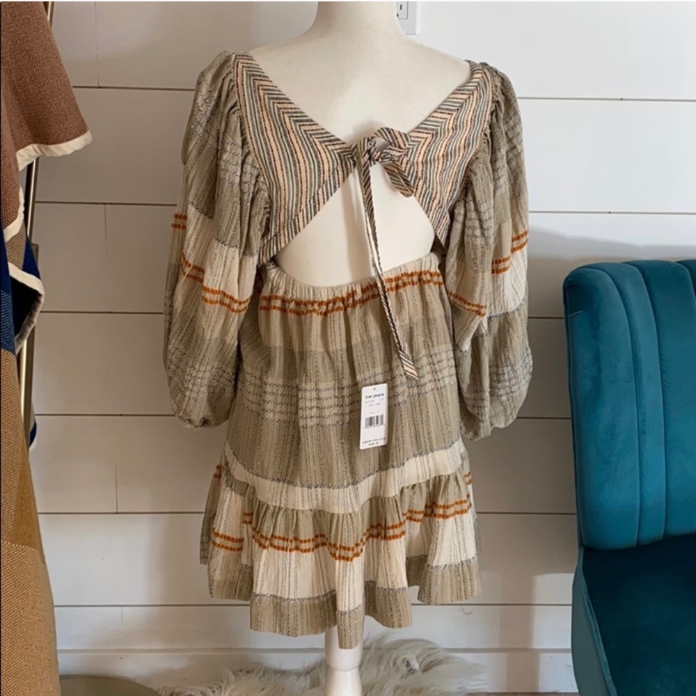 Dress - Picture 2 of 3